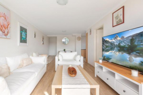 Spacious 3-Bed with Alfresco Dining by Amenities, Sydney